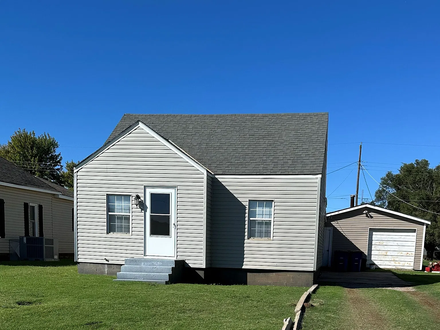 2 bed, 842 sqft, $800 — Photo 1
