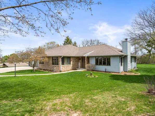 W272N1270 Spring Hill DRIVE, Pewaukee, WI 53072