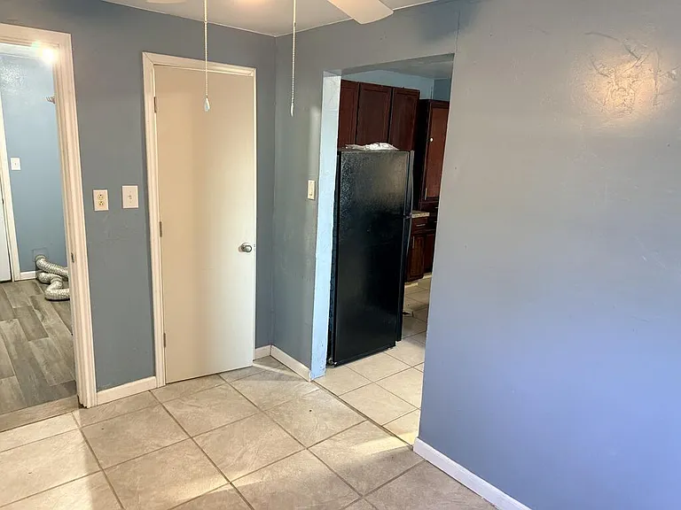 1120 W 5th St — Photo 15