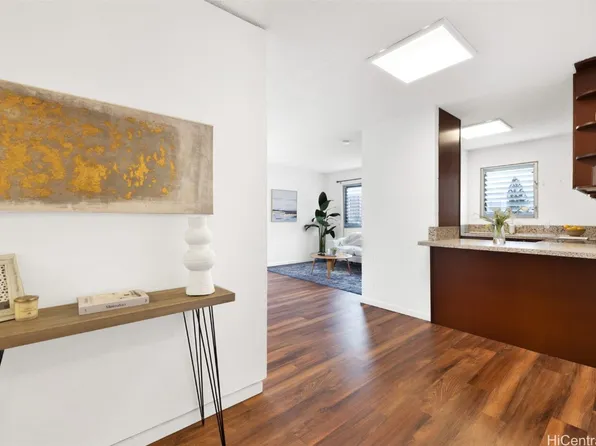 509 University Ave APT 804, Honolulu, HI 96826