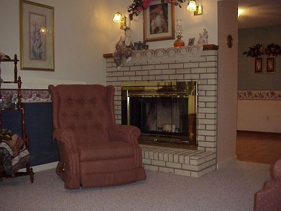 Great Room w/Fireplace