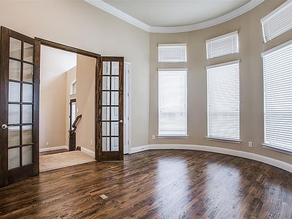 5th image of 1711 Thackery Ln