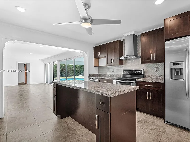 7700 SW 139th Ter — Photo 6