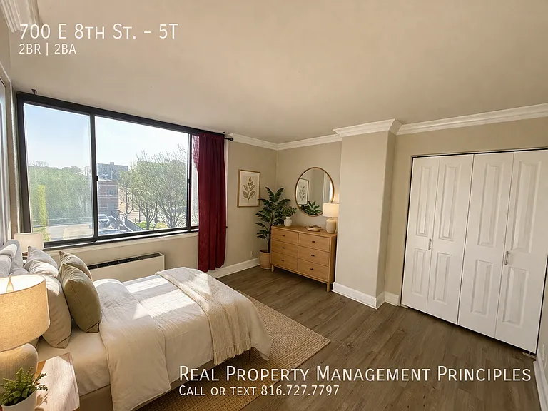 700 E 8th St #5T — Photo 8