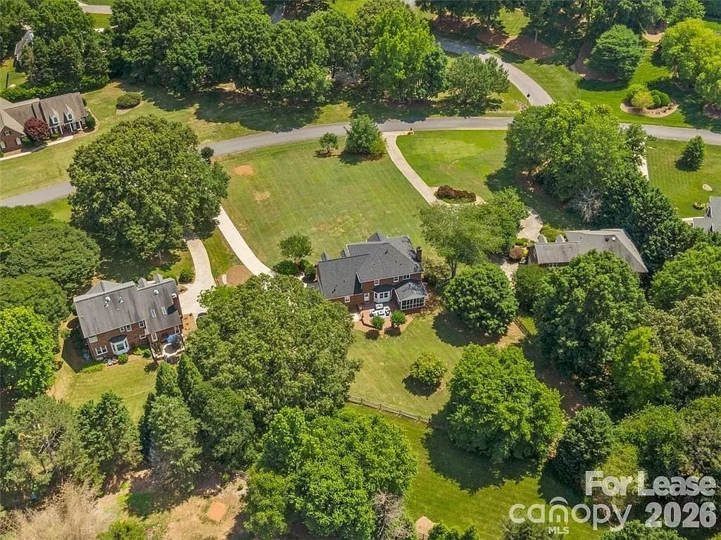 4 bed, 2.5 bath, 3006 sqft, $4,450 — Photo 2
