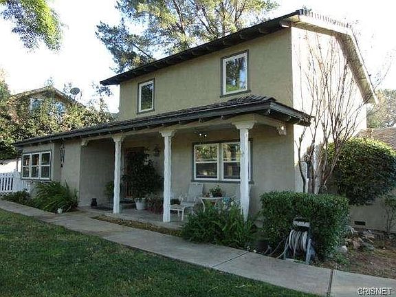 Conejo Oaks two story home in a equestrian area of lovely Thousa