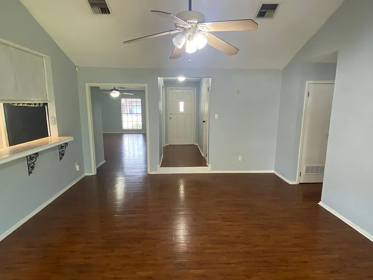 124 Castle Row — Photo 11