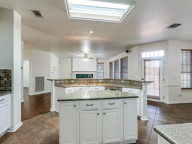 8924 High Meadows Dr — Photo 11