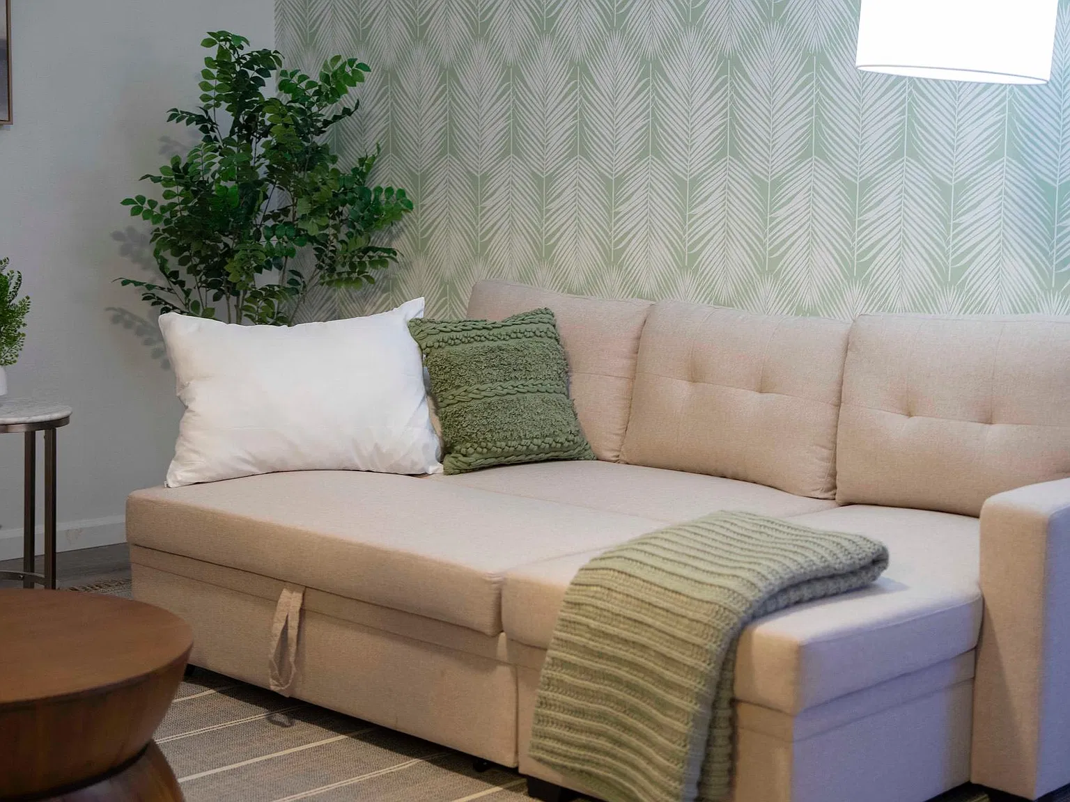 2 bed, 650 sqft, $4,700 — Photo 3