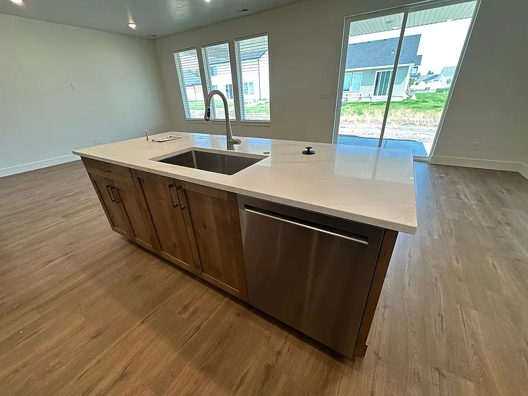 604 S 2355 W — Photo 23