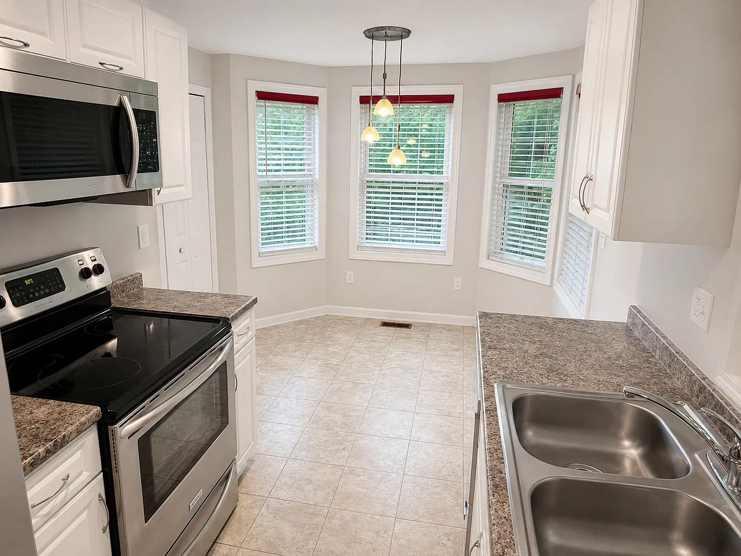 2 bed, 2.5 bath, 1224 sqft, $2,500 — Photo 4