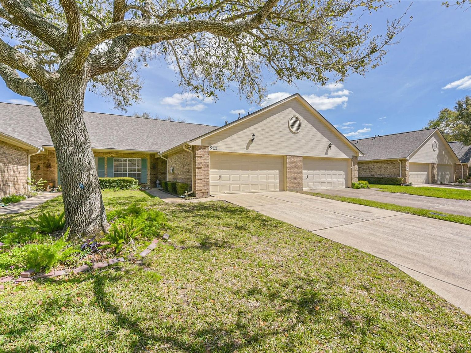 911 Woodfern Glen Ln