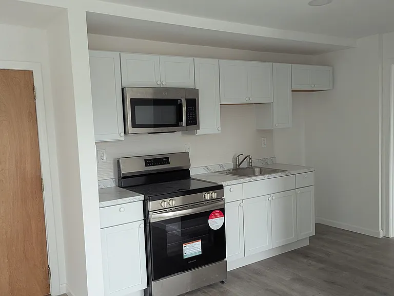 41 East High St — Photo 14