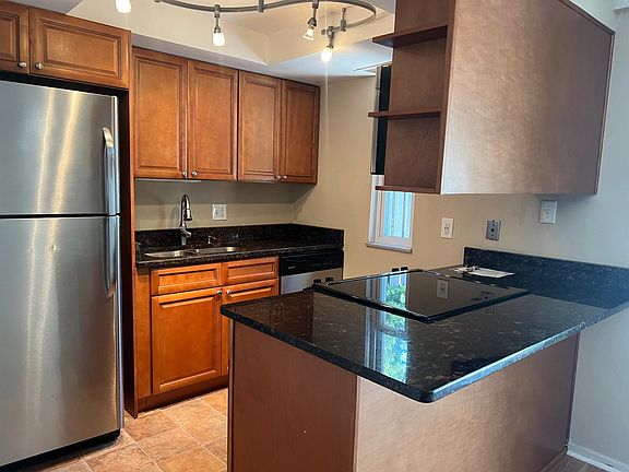 4th image of 107 W Ticonderoga Dr APT C