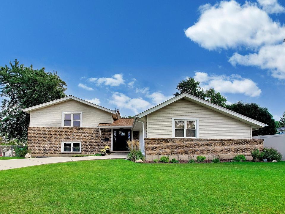 1st image of 2307 N Kennicott Dr