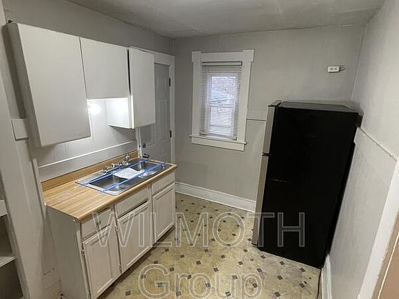 4th image of 3511 E 10th St #1