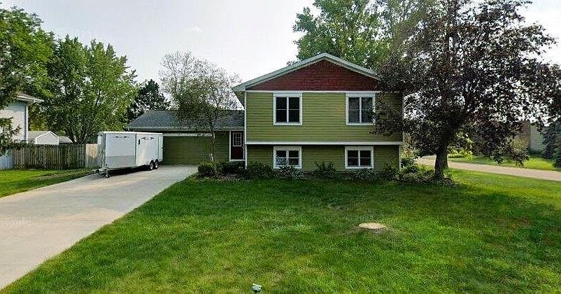 1st image of 720 Clearbrook Ln