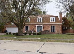 504 Crescent Dr, Mattoon, IL 61938