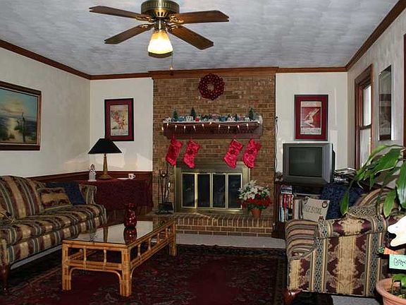 4th image of 905 Brandermill Dr