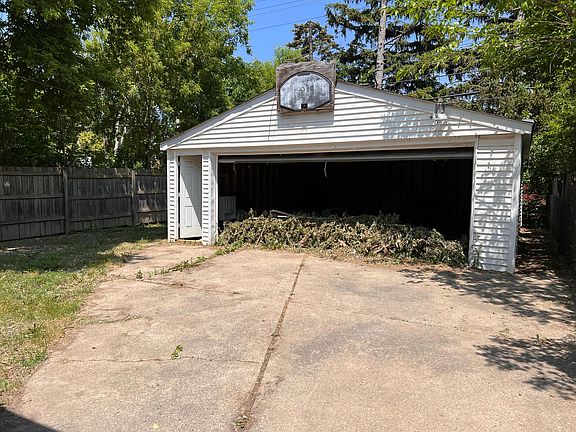 2nd image of 16307 Carlisle Dr