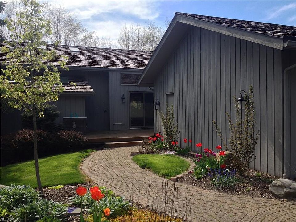 1st image of 390-1 Windward Ln