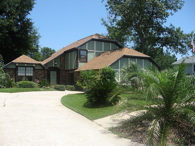 2nd image of 120 Watersedge Dr