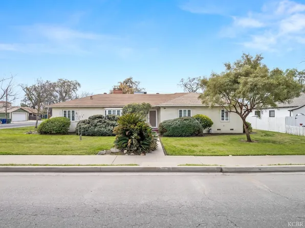 403 W Grangeville Blvd, Hanford, CA 93230