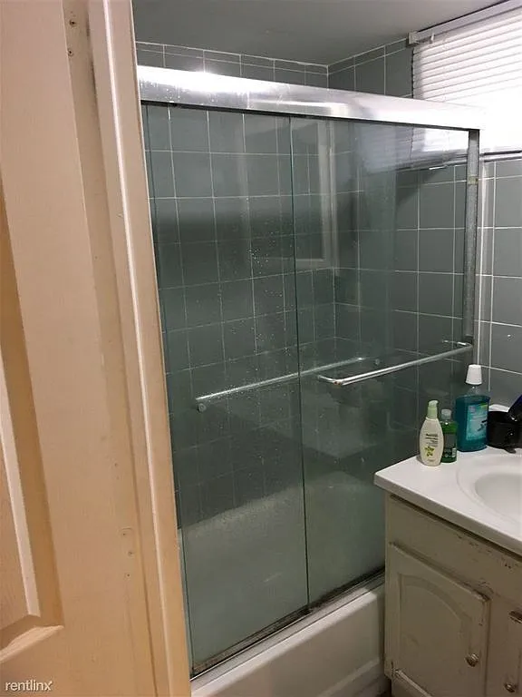 3601 Spring Garden st — Photo 4