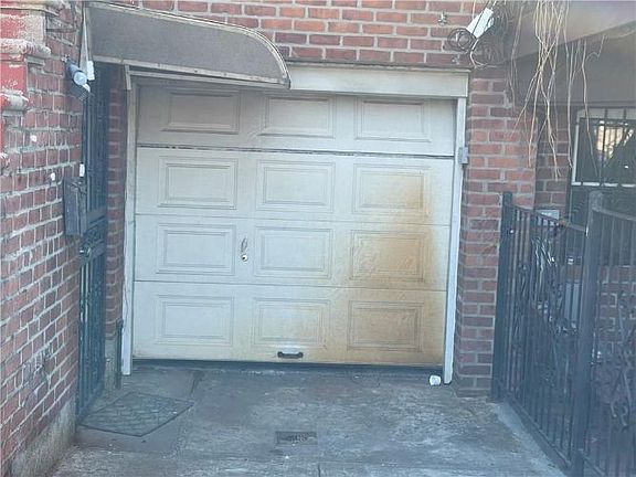 3rd image of 102-22 Avenue L