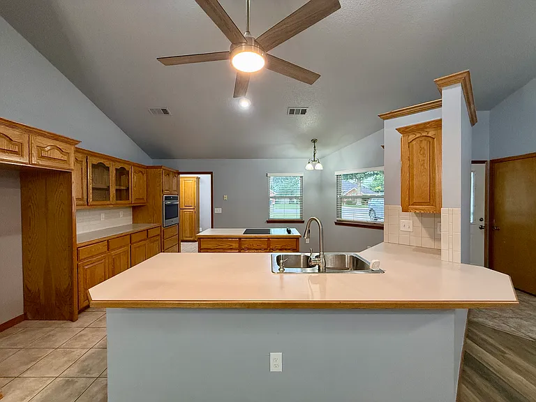 510 College Pl — Photo 10