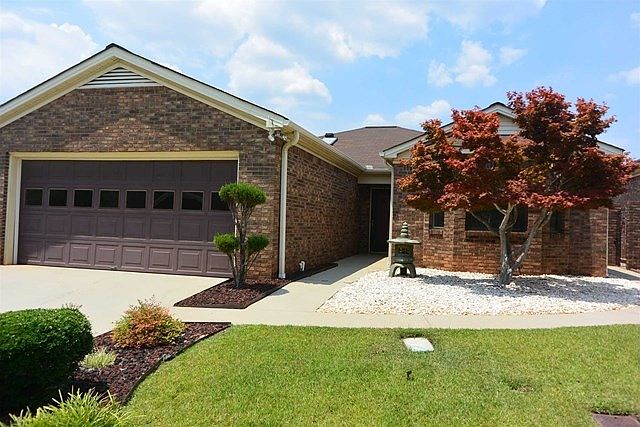 2nd image of 401 Patio Dr