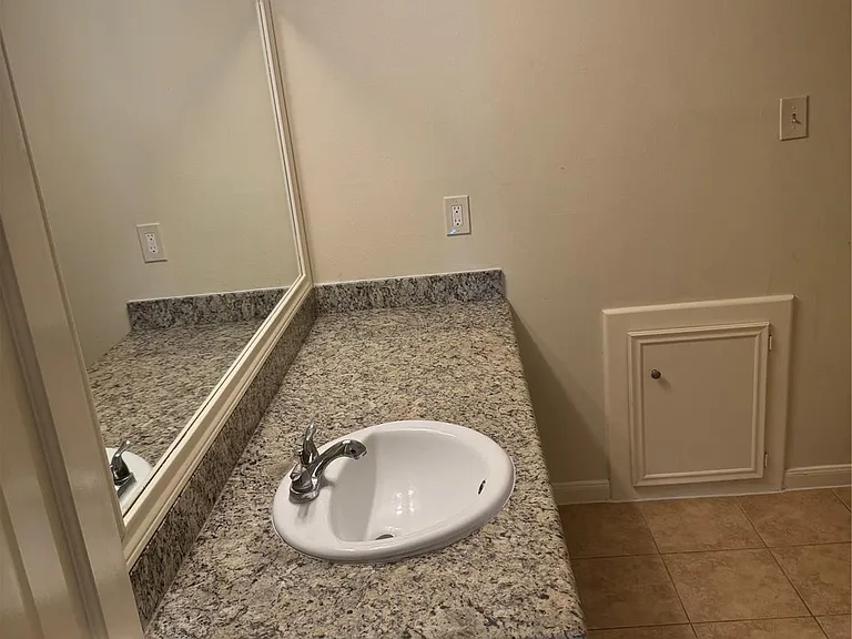 20111 Yorkway Dr — Photo 11