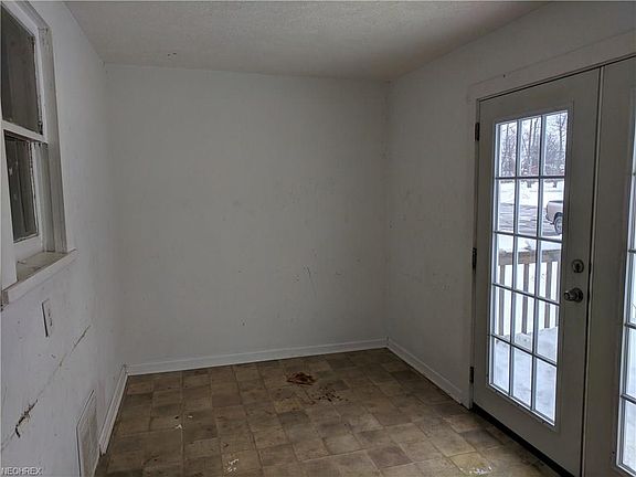 5th image of 25764 Broadway Ave