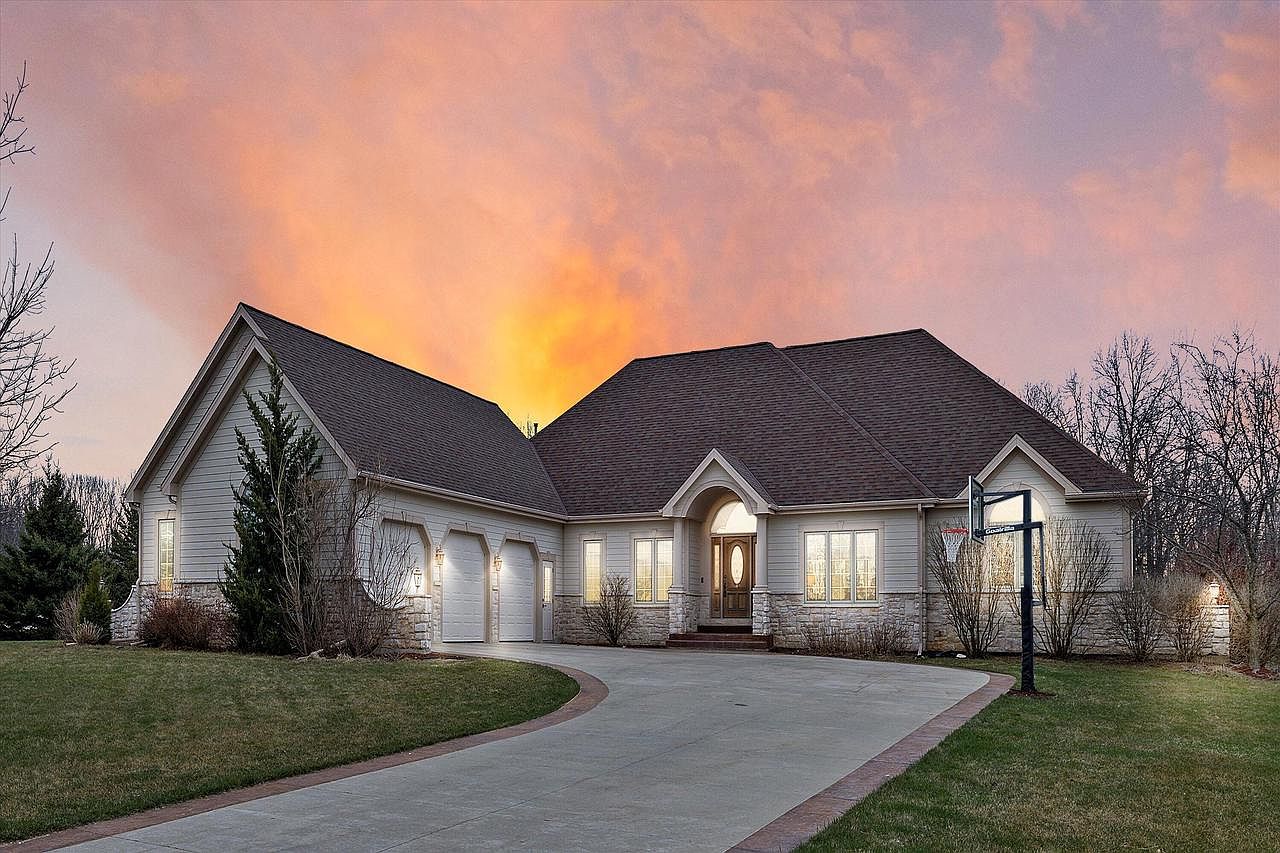 11853 Hidden Valley Dr, Cedarburg, WI 53012 Zillow