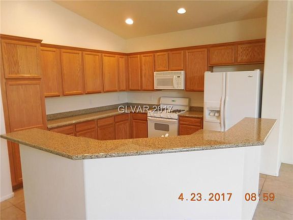 4th image of 7404 Bedford Pine Ct