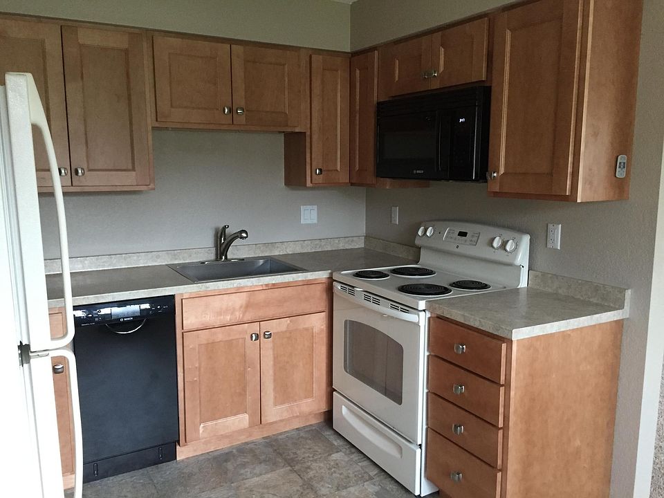 2nd image of 3090 N Grandview Ave #3