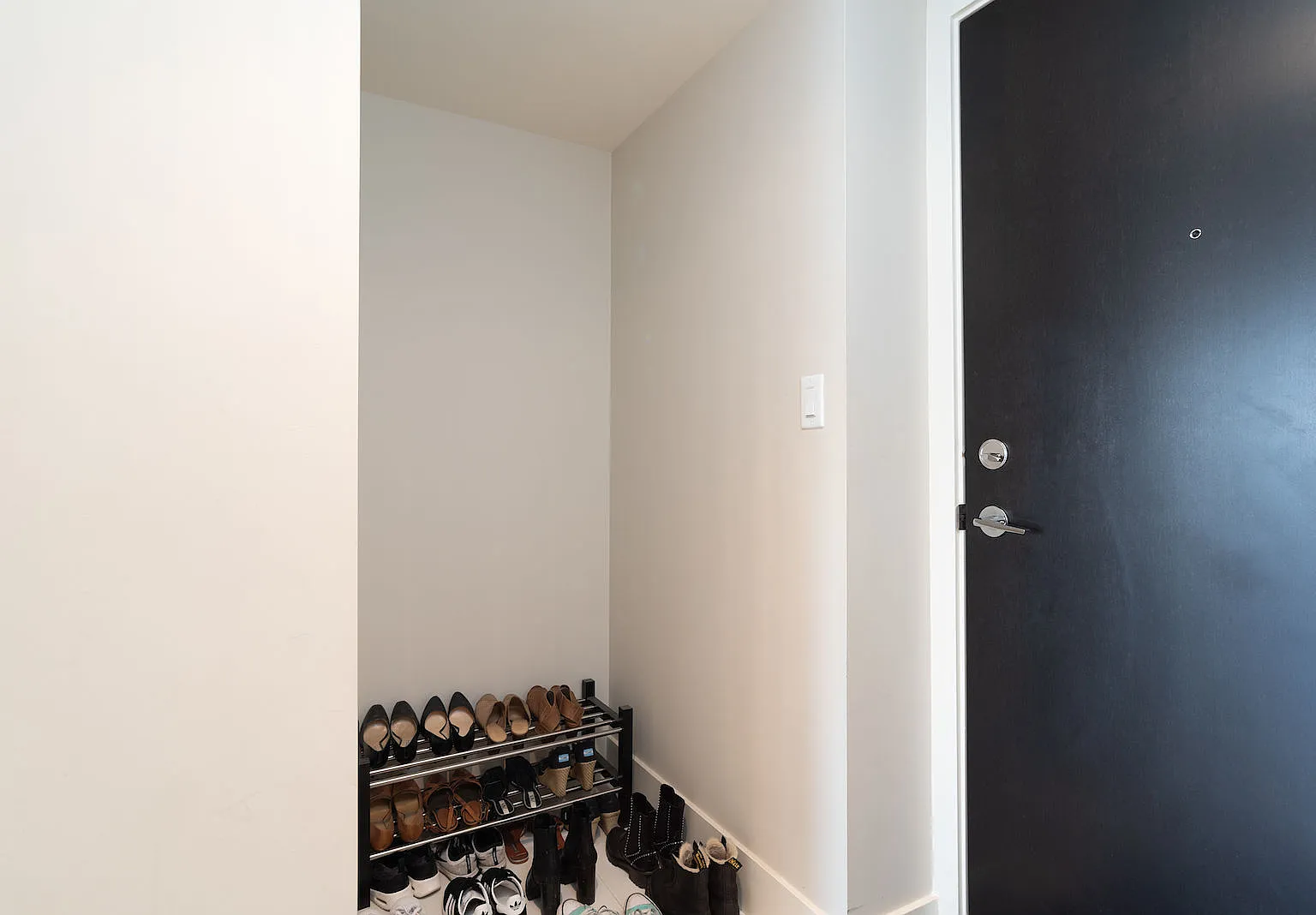 21st Floor 1 Bedroom Condo with Stunning City Views CIP193 — Photo 2