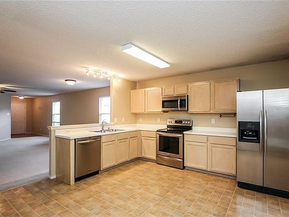 2nd image of 4808 Cedar Crest Dr