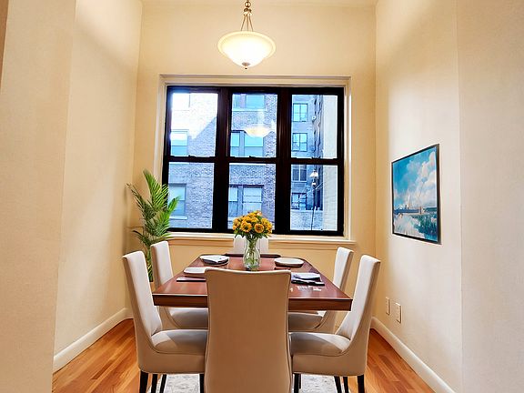 4th image of 27 W 71st St APT 2C