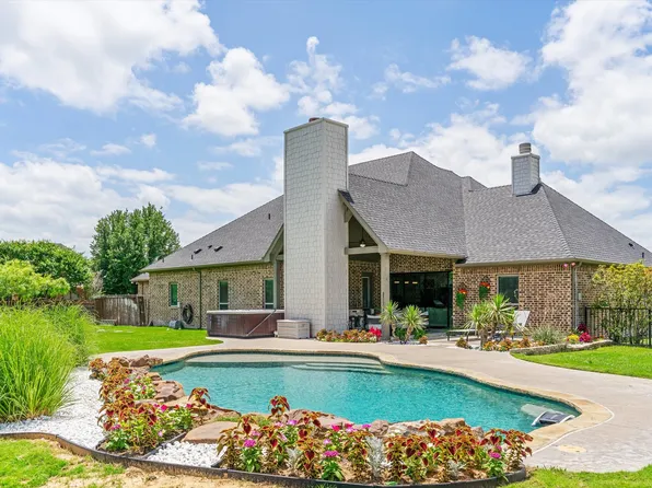 111 Old Base Rd, Aurora, TX 76078