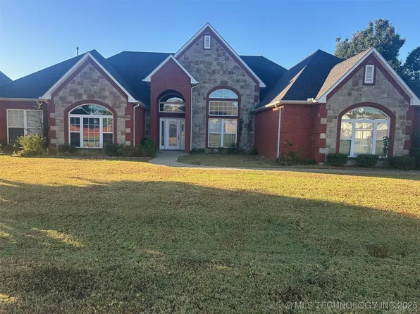 1104 SW 22nd St, Wagoner, OK 74467