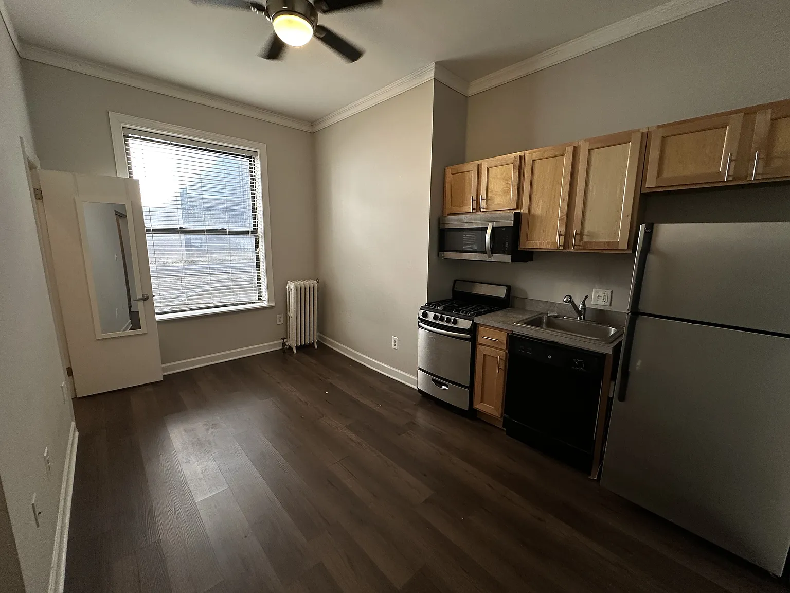 2525 N. Clark — Photo 4