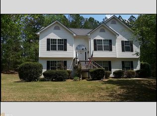 40 Riverside Dr, Sharpsburg, GA 30277