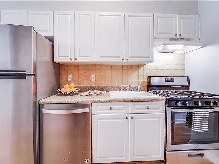 519 Willow Ave #3 — Photo 6