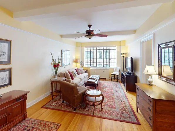 325 East 41st Street image 1 of 14