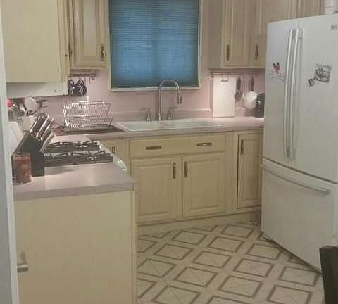 4th image of 19860 Lakeworth St