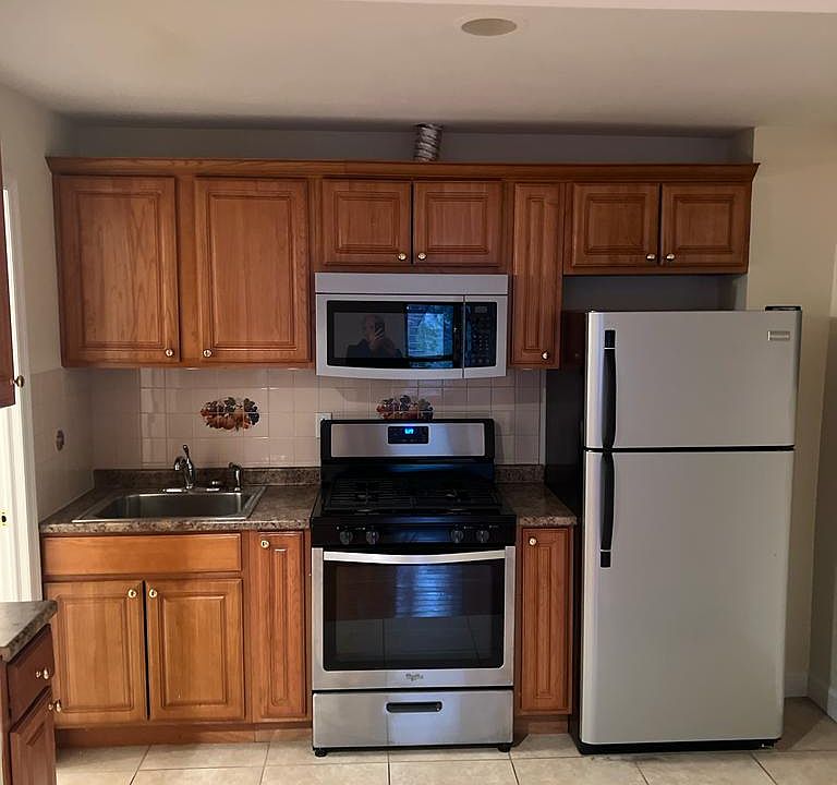 1st image of 337 1st Ave APT 6