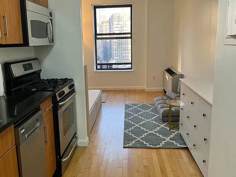 20 West St #37F — Photo 4