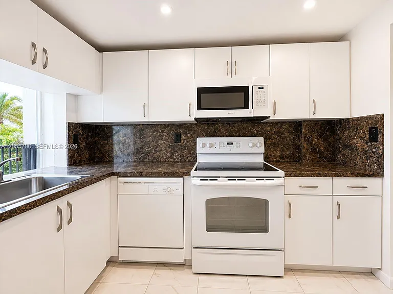 9431 SW 4th St #107 — Photo 5