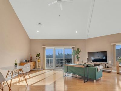 46 Legend Hills Dr, Edgewater, NJ, 07020